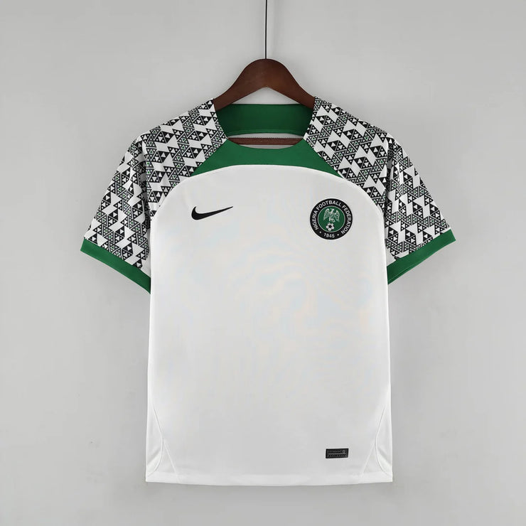 Nigeria 2022 BORTATRÖJA