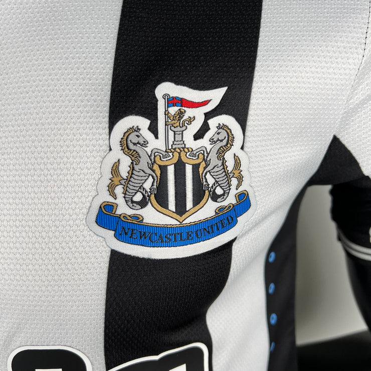 NEWCASTLE 2023–2024 HEMMATRÖJA